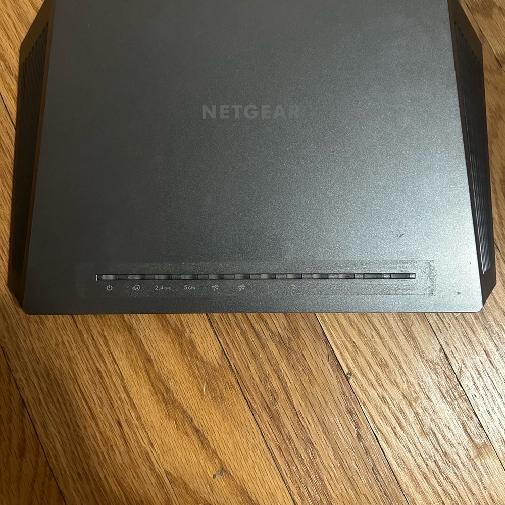 NETGEAR Nighthawk
AC1900 Smart WiFi Router - Picture 4 of 6